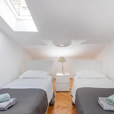 Apartment Maslina *